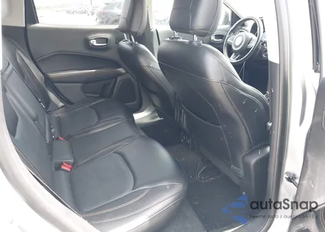 2018 Jeep Compass Limited 4X4 z USA, uszkodzony, nr VIN 3C4NJDCB6JT131963